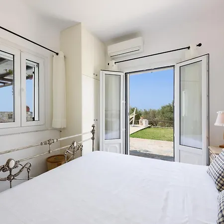 Christina Villa Agkeria