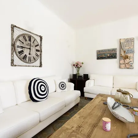 Christina Villa Agkeria